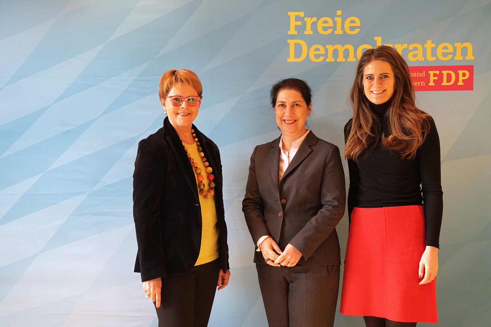 Monika Bock, Katja Hessel und Susanne Seehofer in Aschheim, 2024