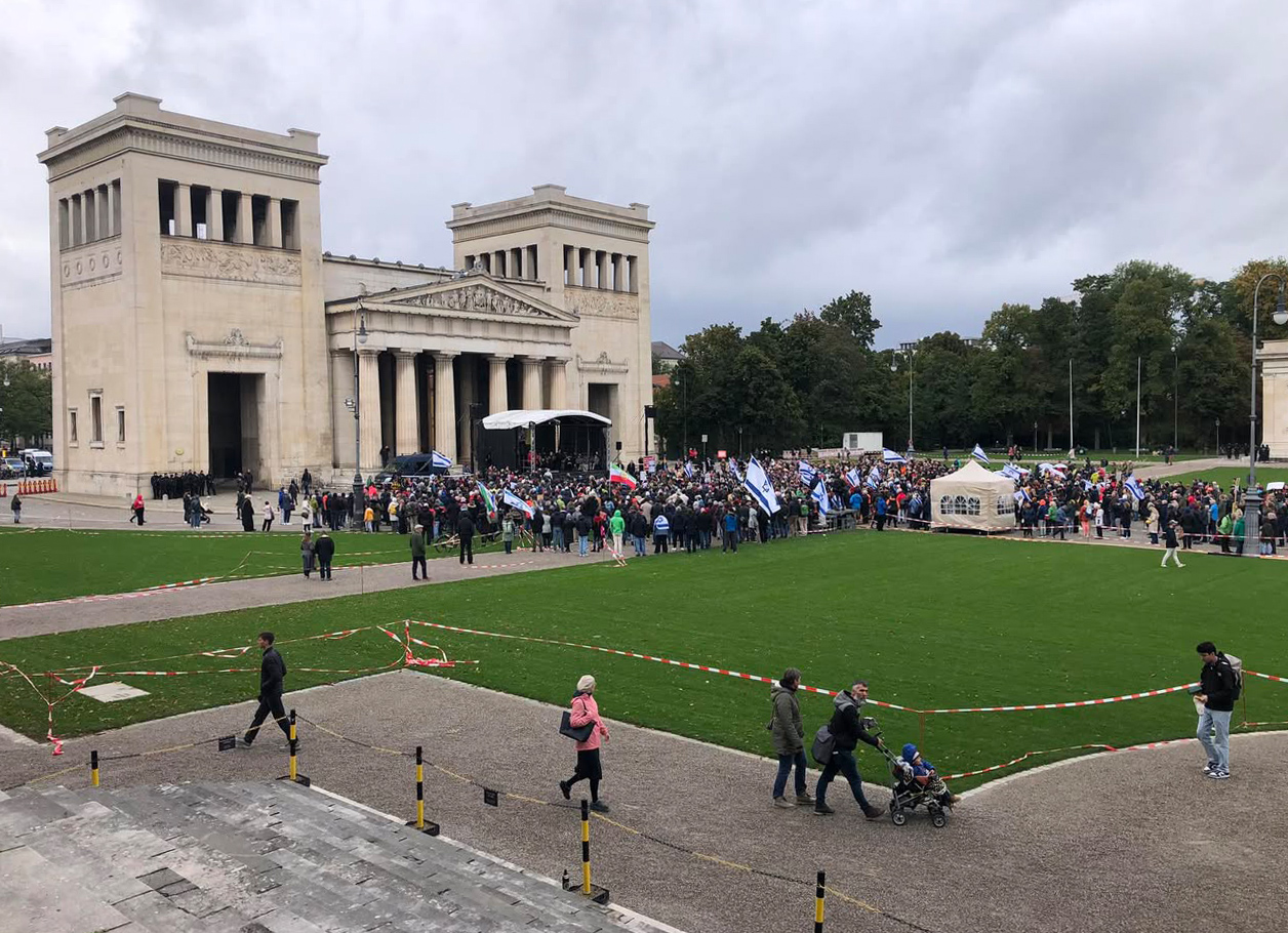 Ort der Kundgebung war der Königsplatz in München.