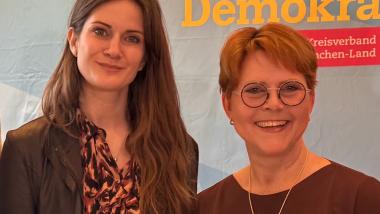 Susanne Seehofer mit Monika Bock